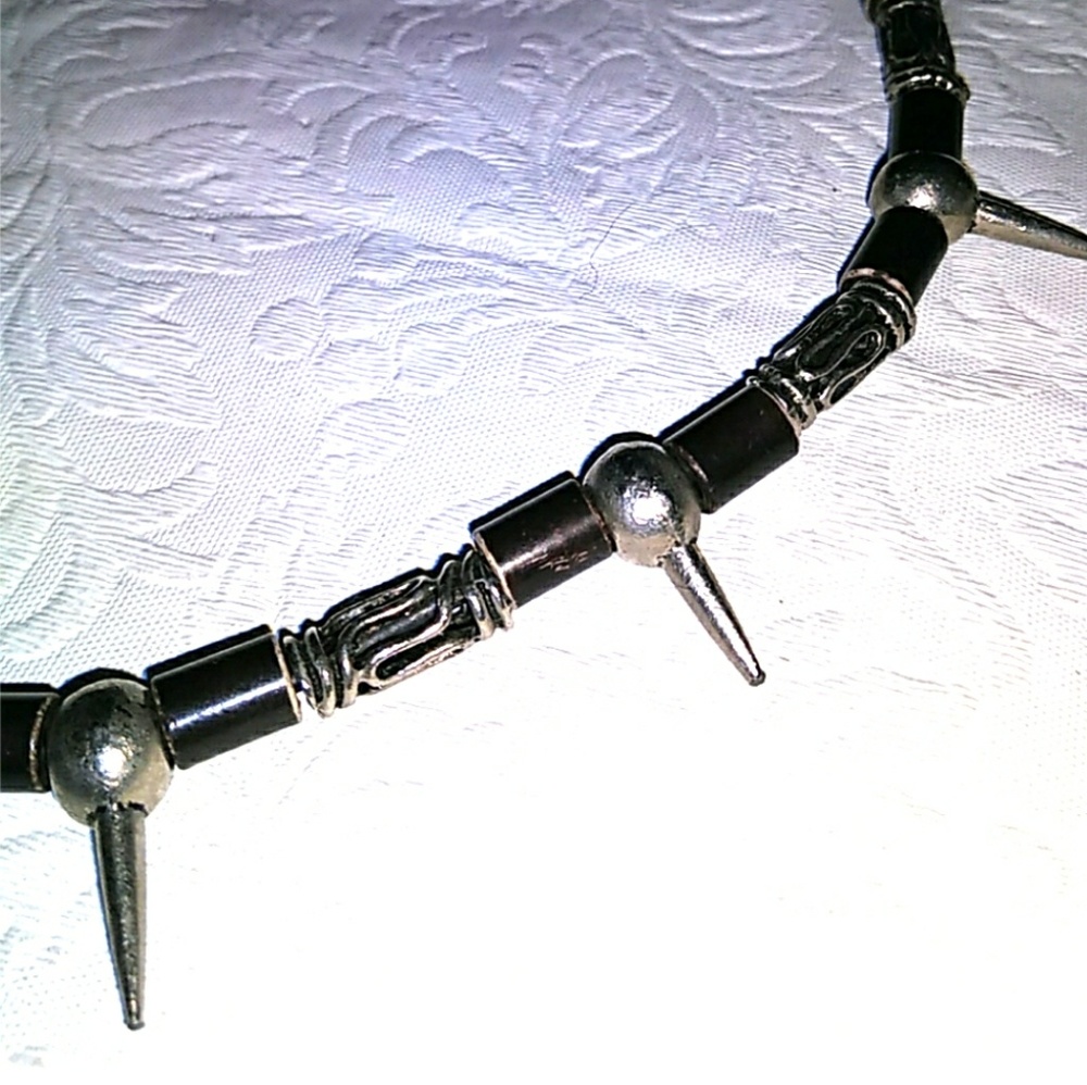 Vintage 90s Metal Spike Necklace (Unisex) - Picture 7 of 8